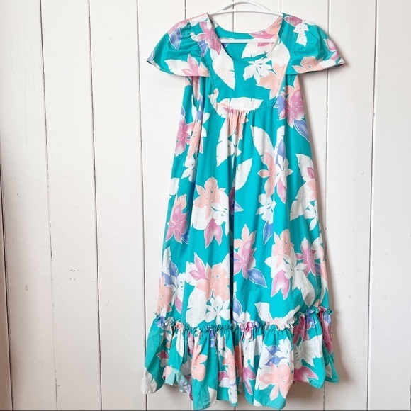 Vintage Dresses & Skirts - Vintage Hawaiian Dress. Size Small.